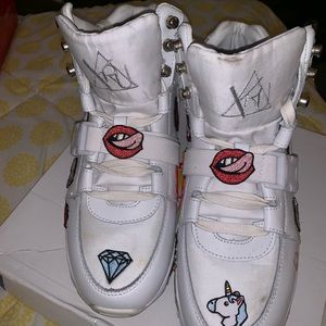 YRU Quizmo sneakers, sz 10